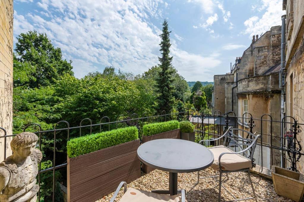Beautiful Studio With Private Outside Terrace Διαμέρισμα Μπαθ Εξωτερικό φωτογραφία
