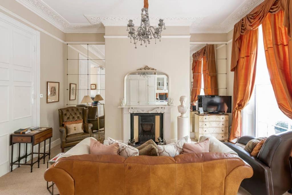 Beautiful Studio With Private Outside Terrace Διαμέρισμα Μπαθ Εξωτερικό φωτογραφία