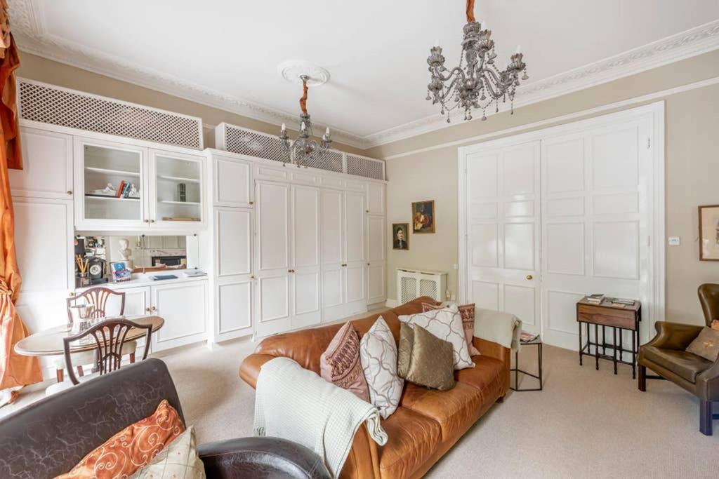 Beautiful Studio With Private Outside Terrace Διαμέρισμα Μπαθ Εξωτερικό φωτογραφία
