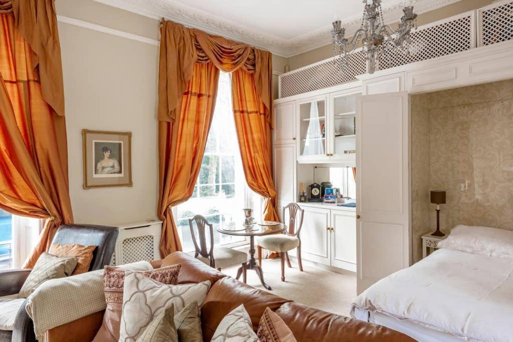 Beautiful Studio With Private Outside Terrace Διαμέρισμα Μπαθ Εξωτερικό φωτογραφία