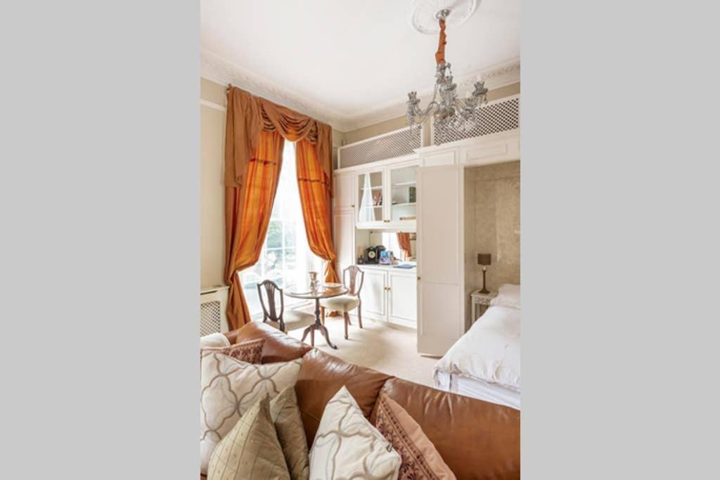 Beautiful Studio With Private Outside Terrace Διαμέρισμα Μπαθ Εξωτερικό φωτογραφία